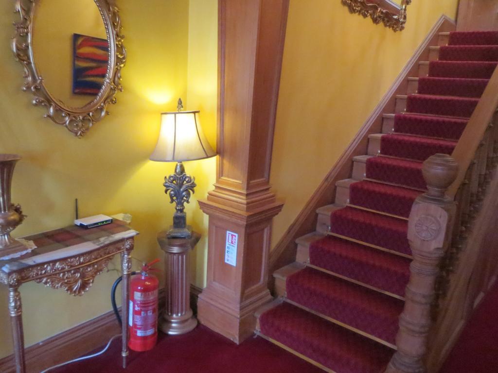 קולדסטרים Bank Guest House מראה חיצוני תמונה